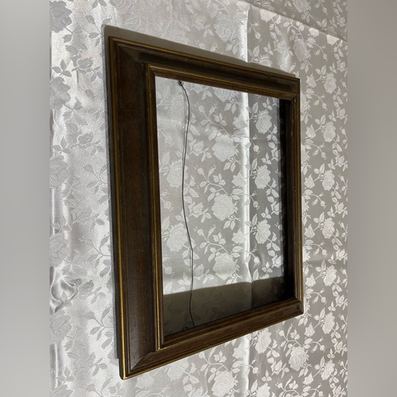 Antique Victorian Deep Walnut with gold trim Picture Frame - Picture 4 of 15